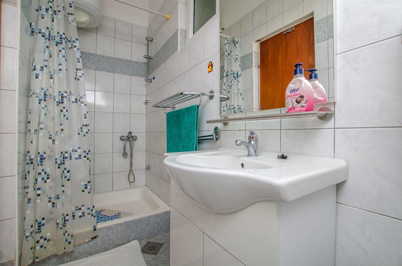 Apartments Zdenka オミシュ エクステリア 写真