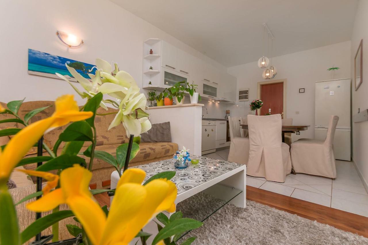 Apartments Zdenka オミシュ エクステリア 写真