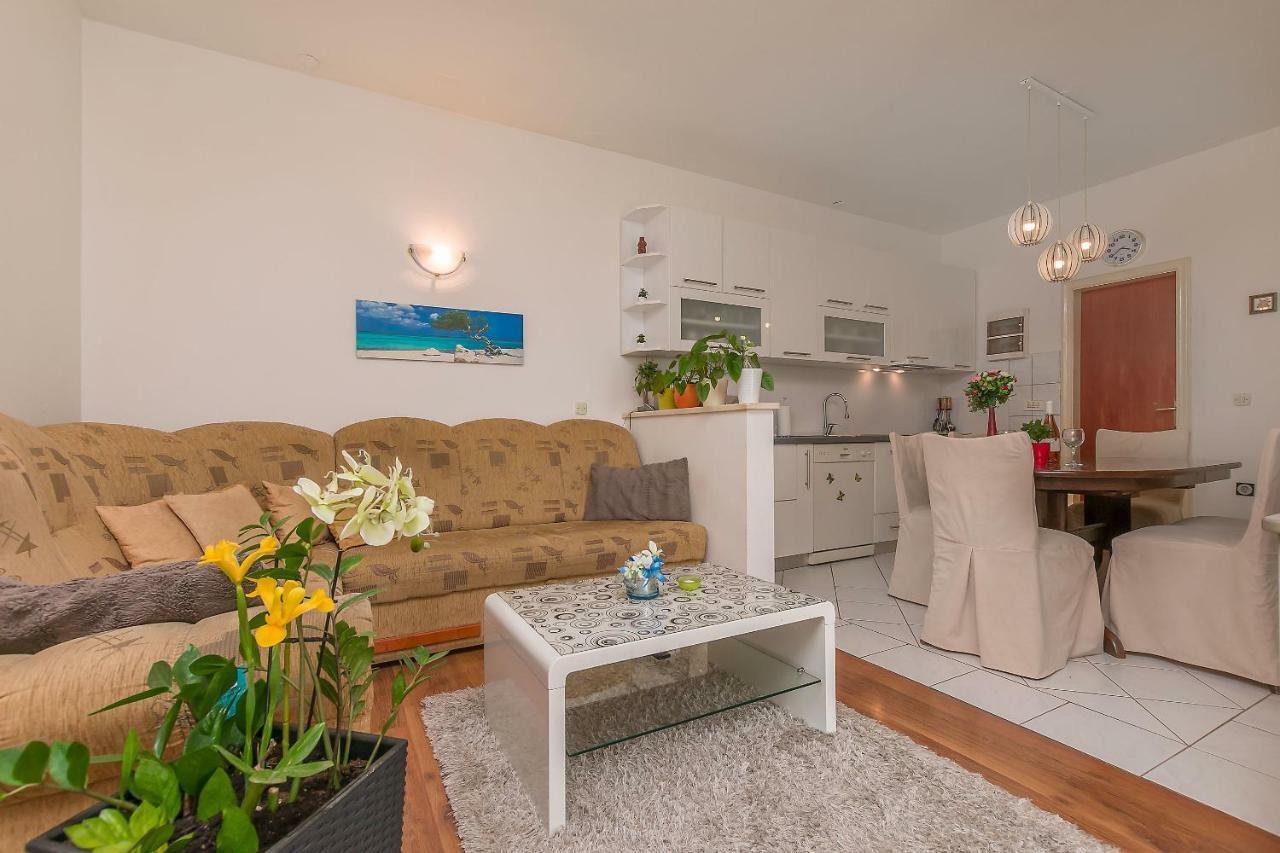 Apartments Zdenka オミシュ エクステリア 写真