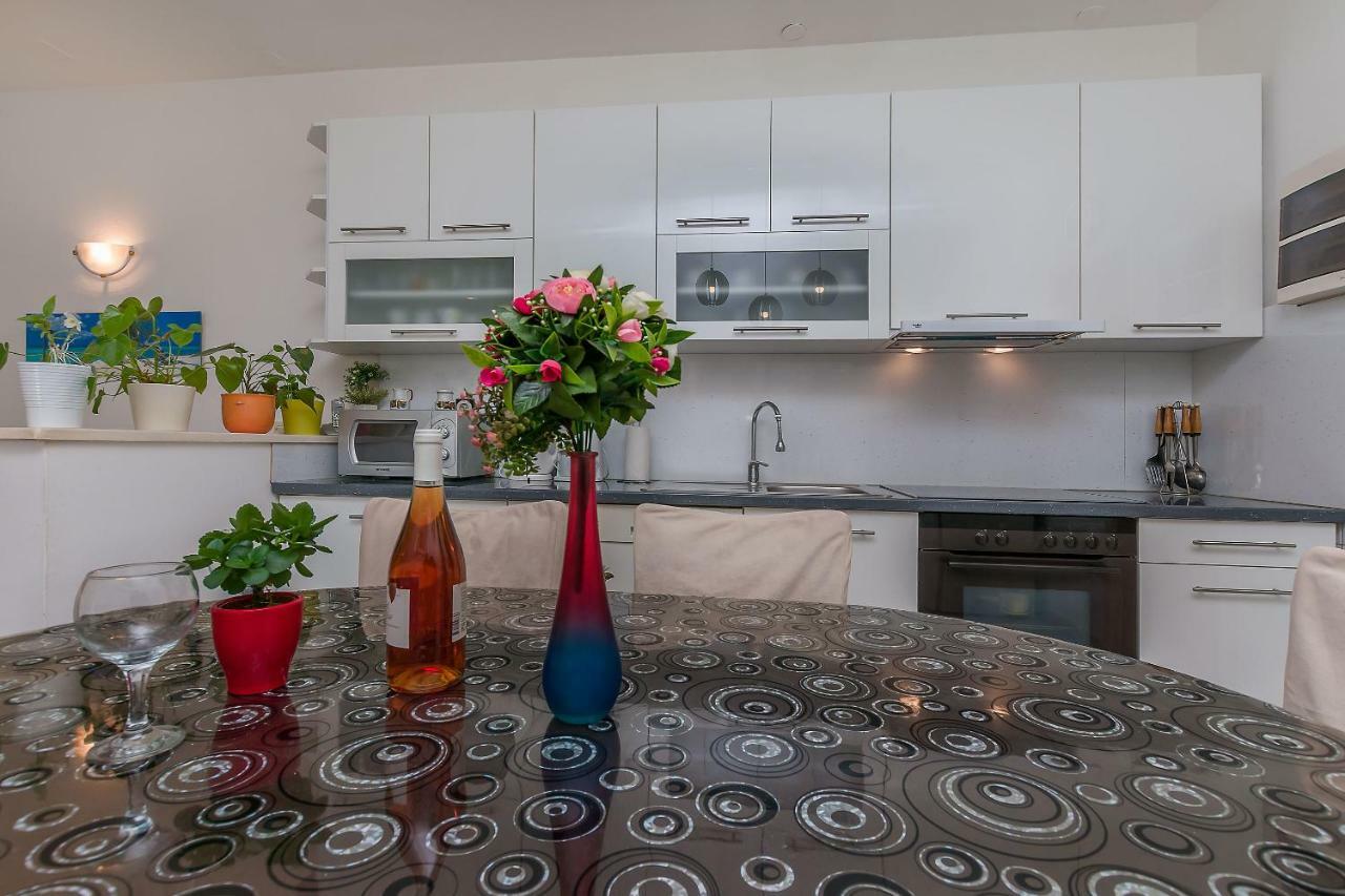 Apartments Zdenka オミシュ エクステリア 写真