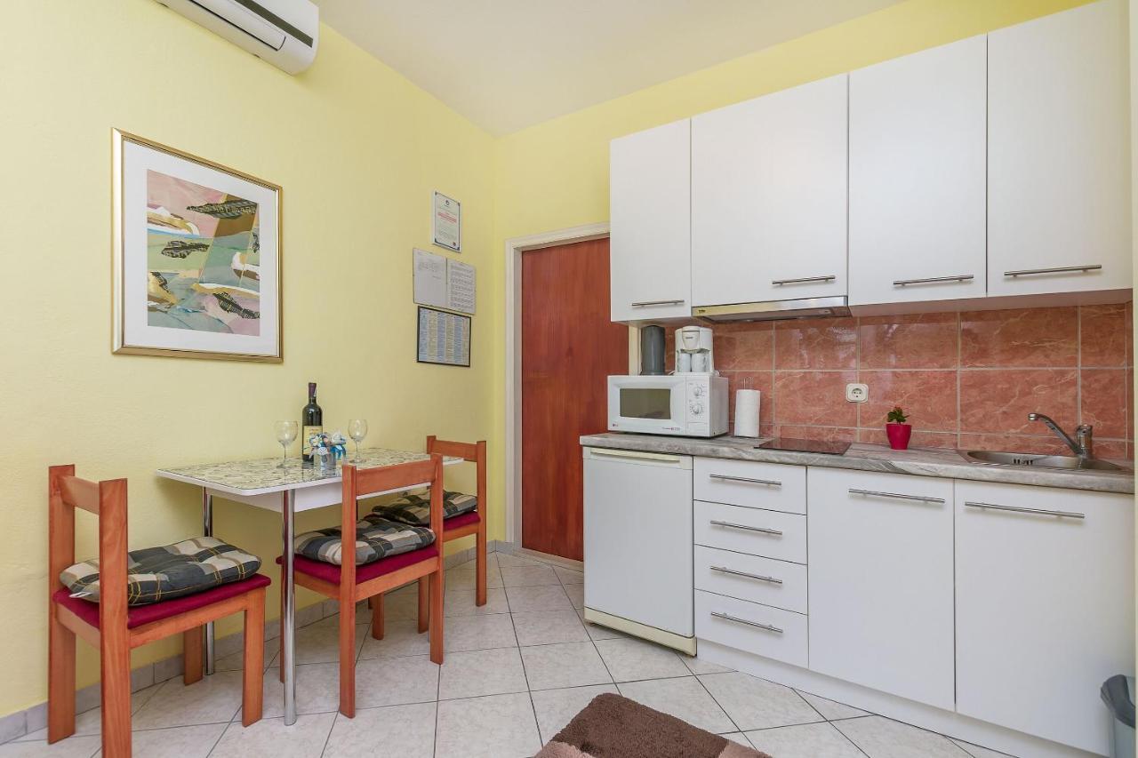 Apartments Zdenka オミシュ エクステリア 写真